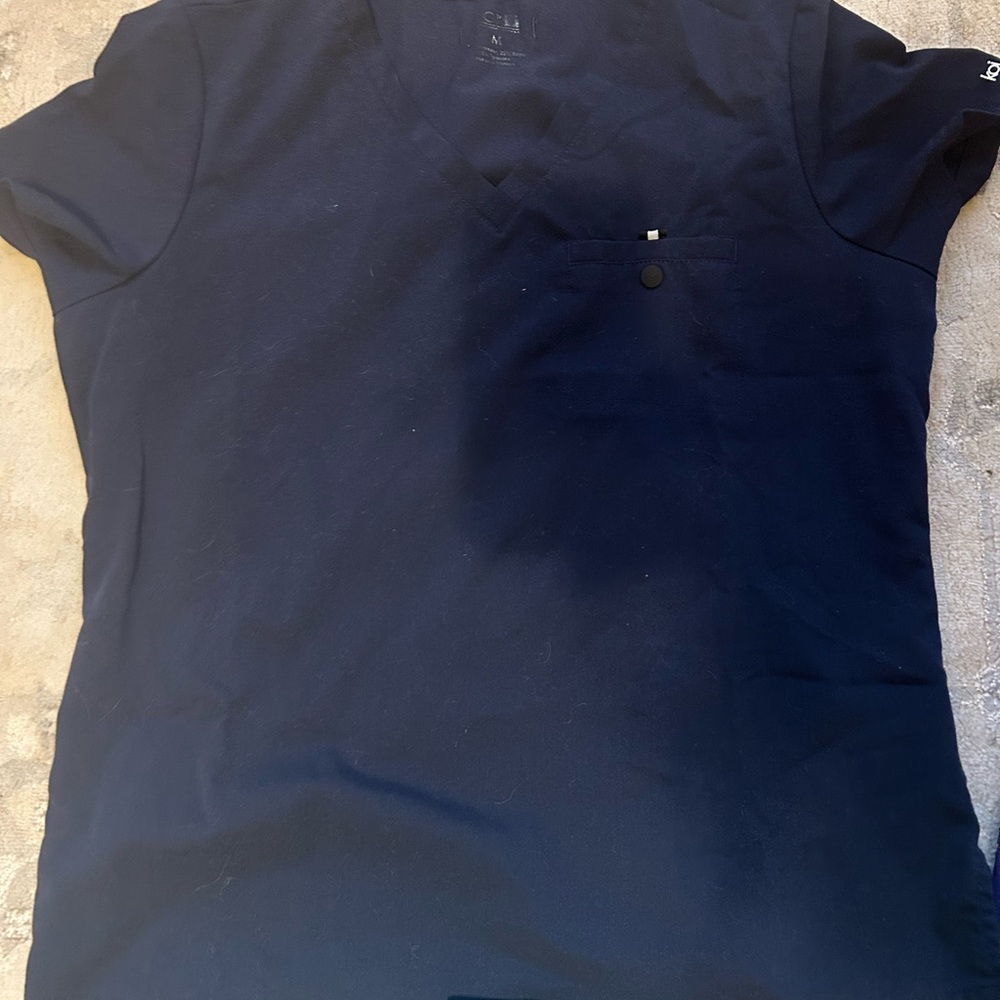 Koi Size M Scrub Top